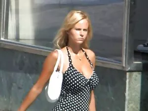 Hottie profanada vid ...