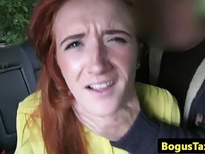 Esta rubia lo toma m ...
